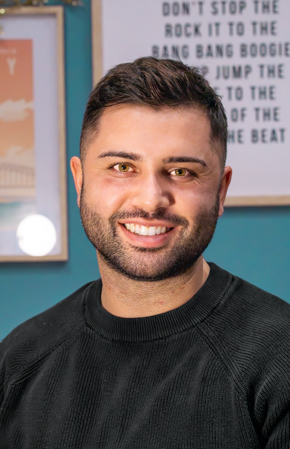 Ritratto di Riccardo Lamboglia, consulente tecnico specializzato in edilizia, impermeabilizzazioni e materiali professionali.